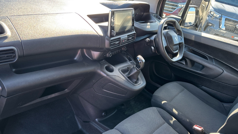 Peugeot Partner Long Diesel 850 1.5 BlueHDi 100 Professional Crew Van